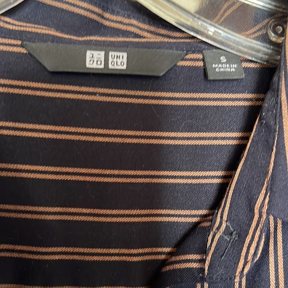 UNIQLO women’s dress shirt. Sold 6 years ago. Never worn. - Picture 2 of 3